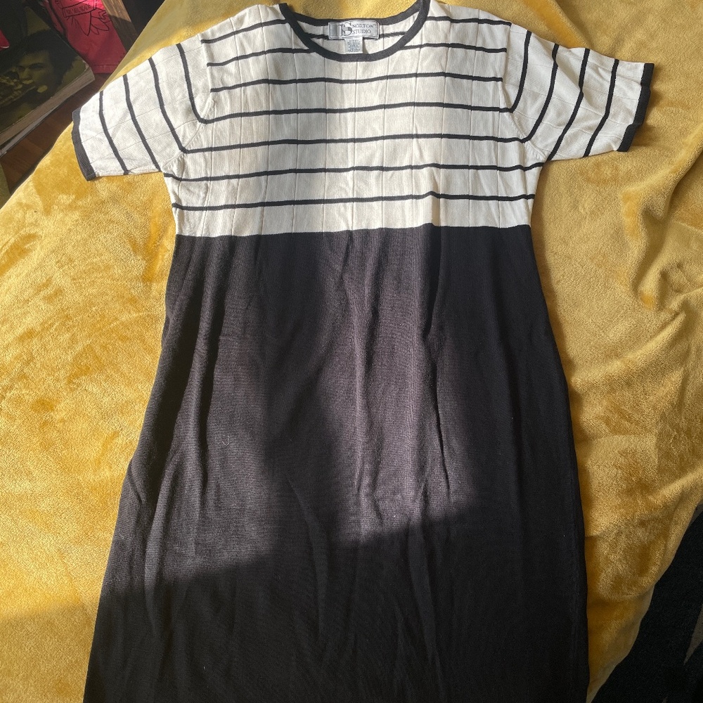 Retro Duo-tone midi dress